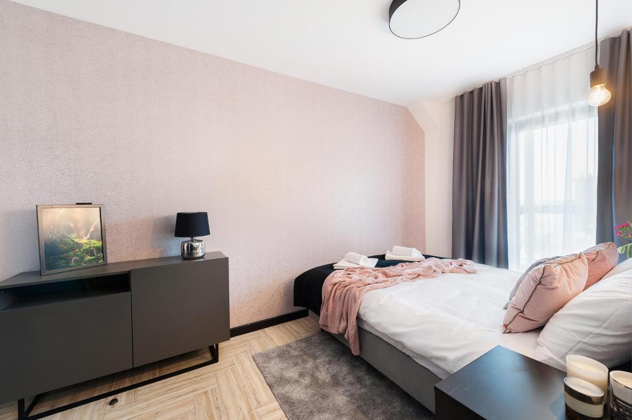 Apartment & *